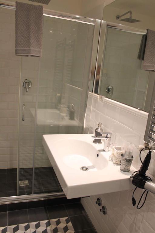 Spazio Cavour Guesthouse Roma Ngoại thất bức ảnh