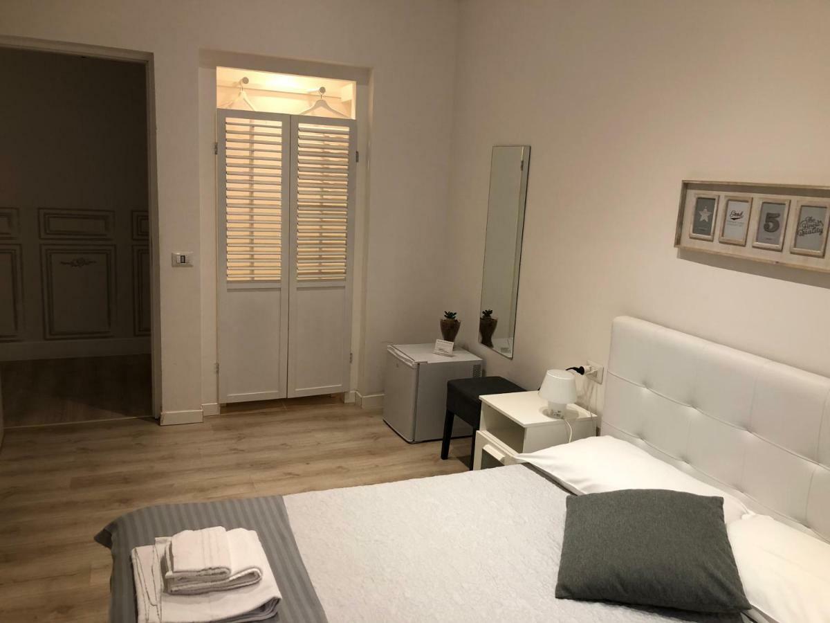 Spazio Cavour Guesthouse Roma Ngoại thất bức ảnh